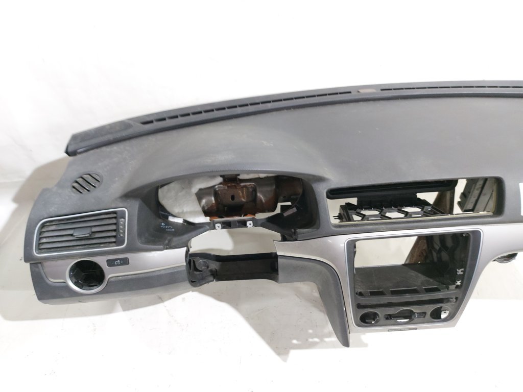 Passat s Торпеда Volkswagen Passat S 2012-2015 561857003L81X Volkswagen Passat S 2