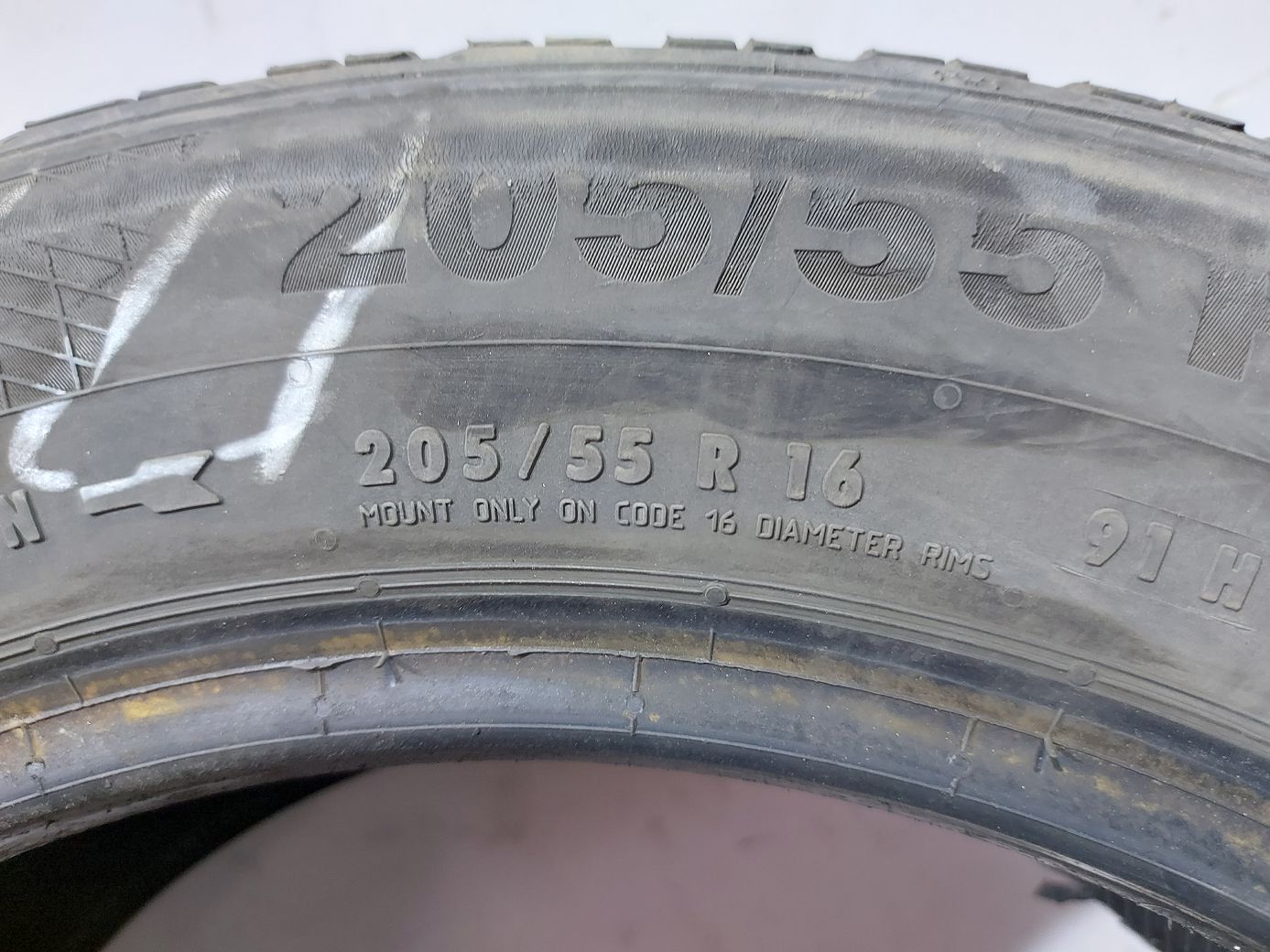 Всесезонные шины Гума Continental Conti Winter Contact 205/55R16 19
