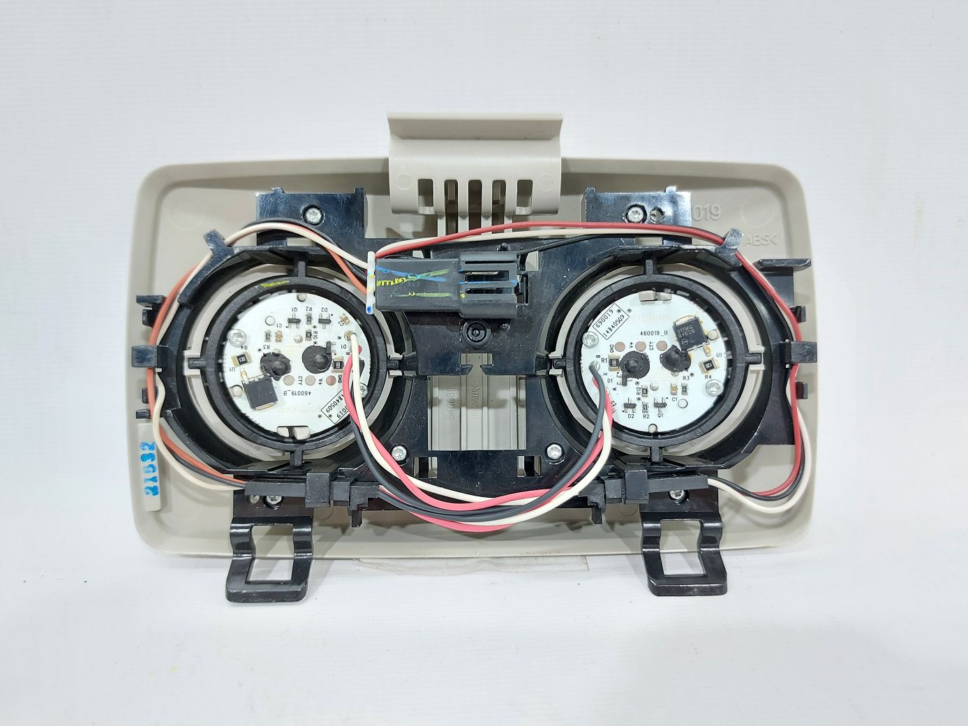 Journey Плафон потолочный центральный Dodge Journey 2011-2019 1NU56HDAAA Dodge Journey 2