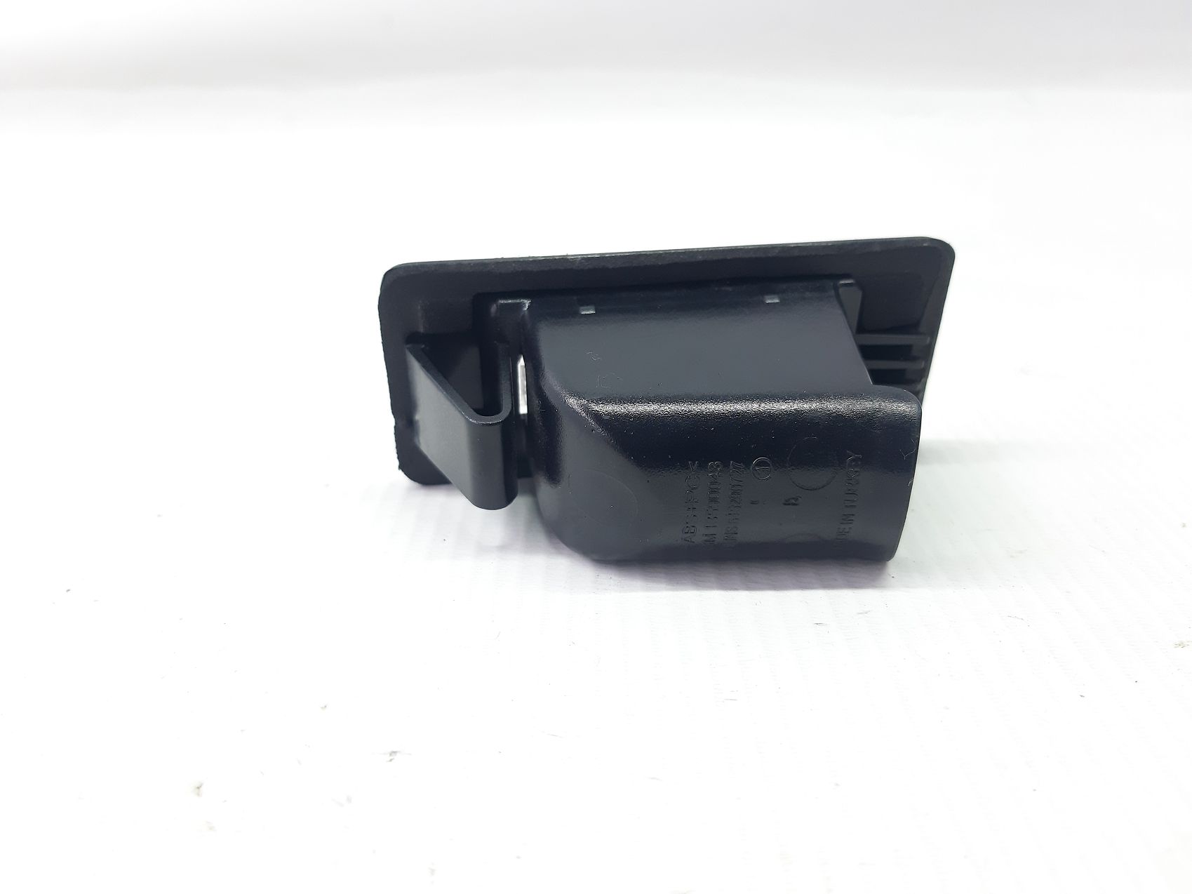 Malibu Ліхтар підсвічування номера Chevrolet Malibu 2016-2021 13590043 Chevrolet Malibu 3