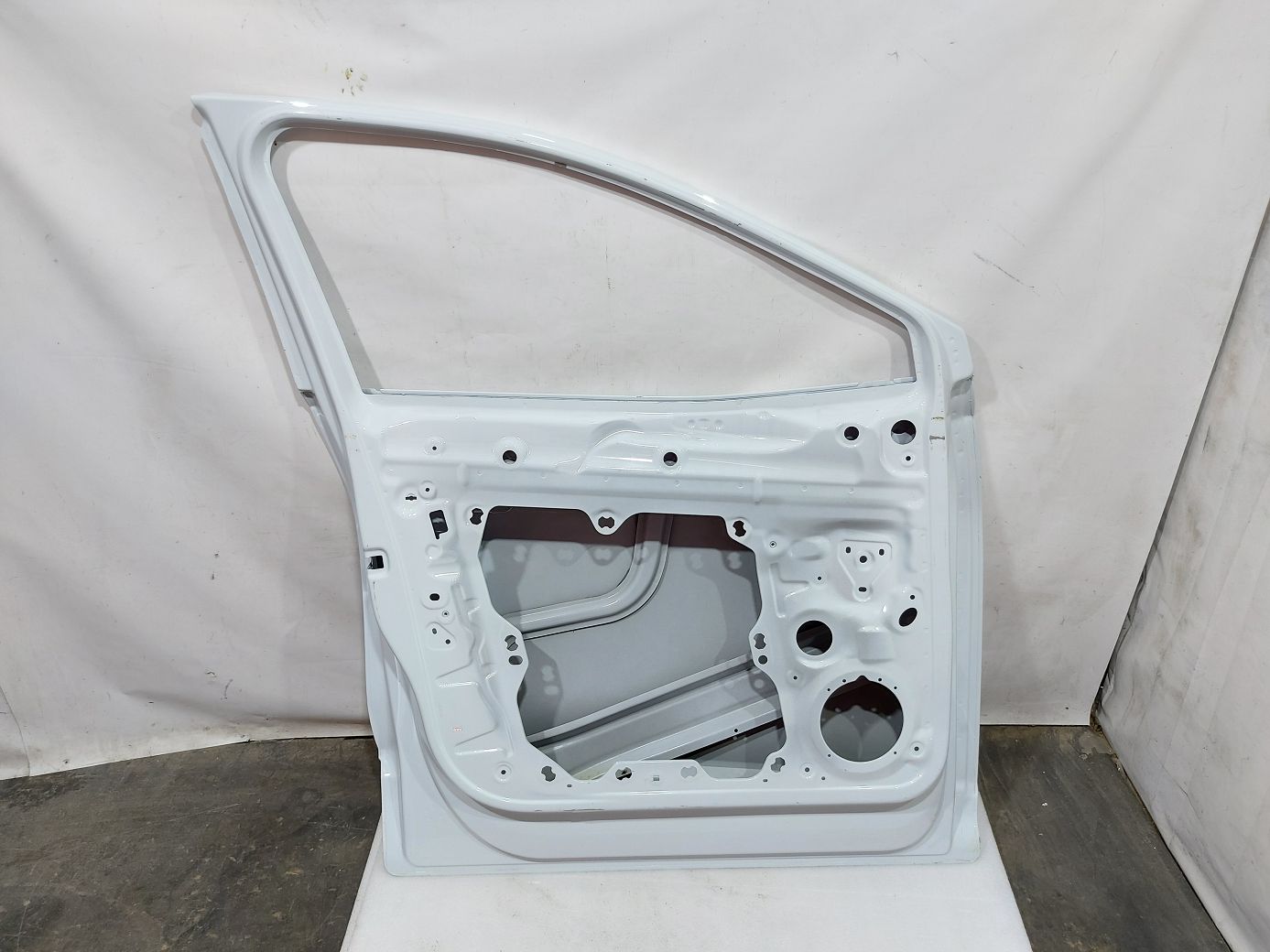 Двери Дверь передняя левая (белая) Volkswagen 12D831055 Volkswagen ID.6 15