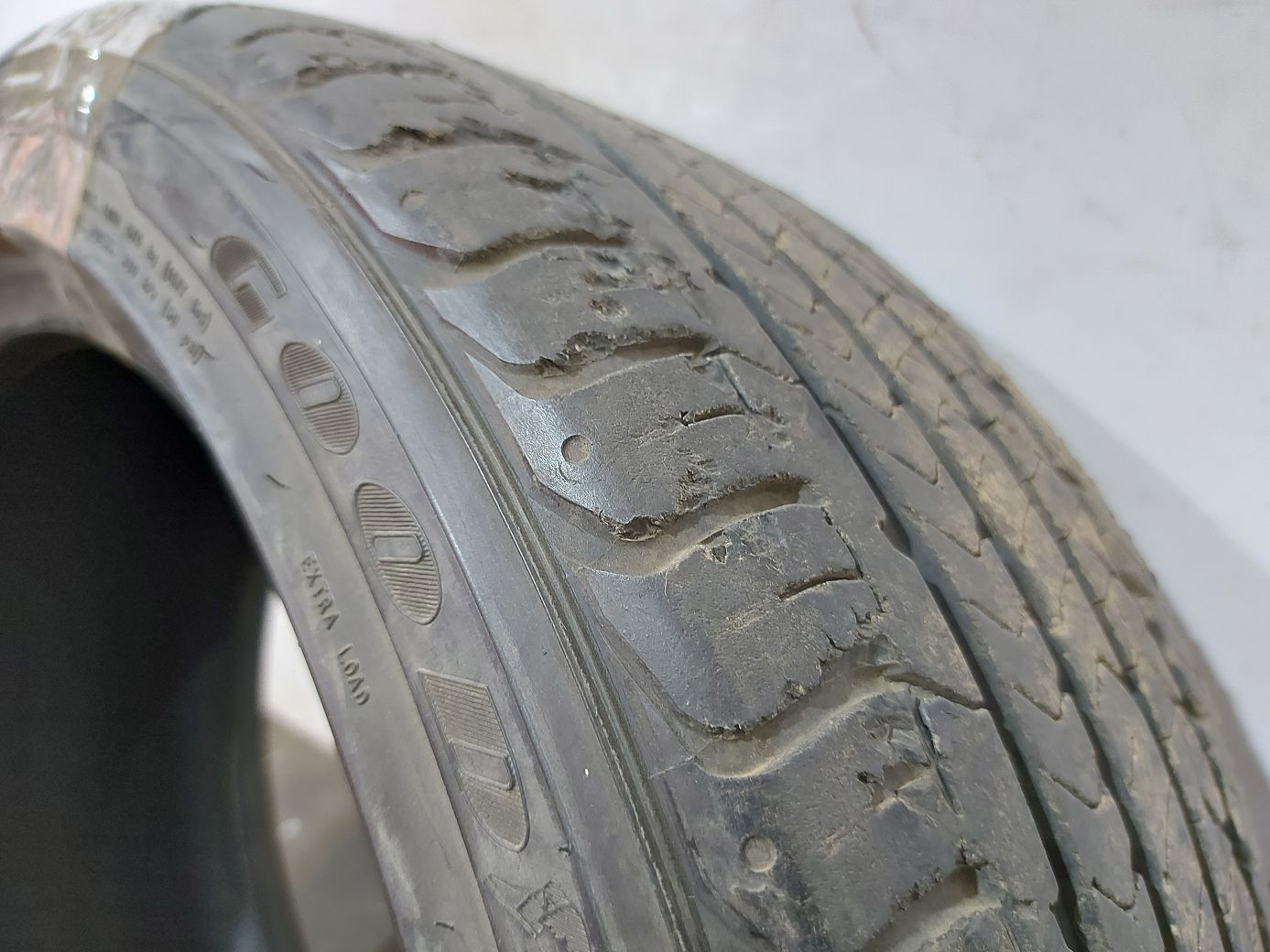 Всесезонные шины Гума GoodYear Eagle Sport 225/45R17 3