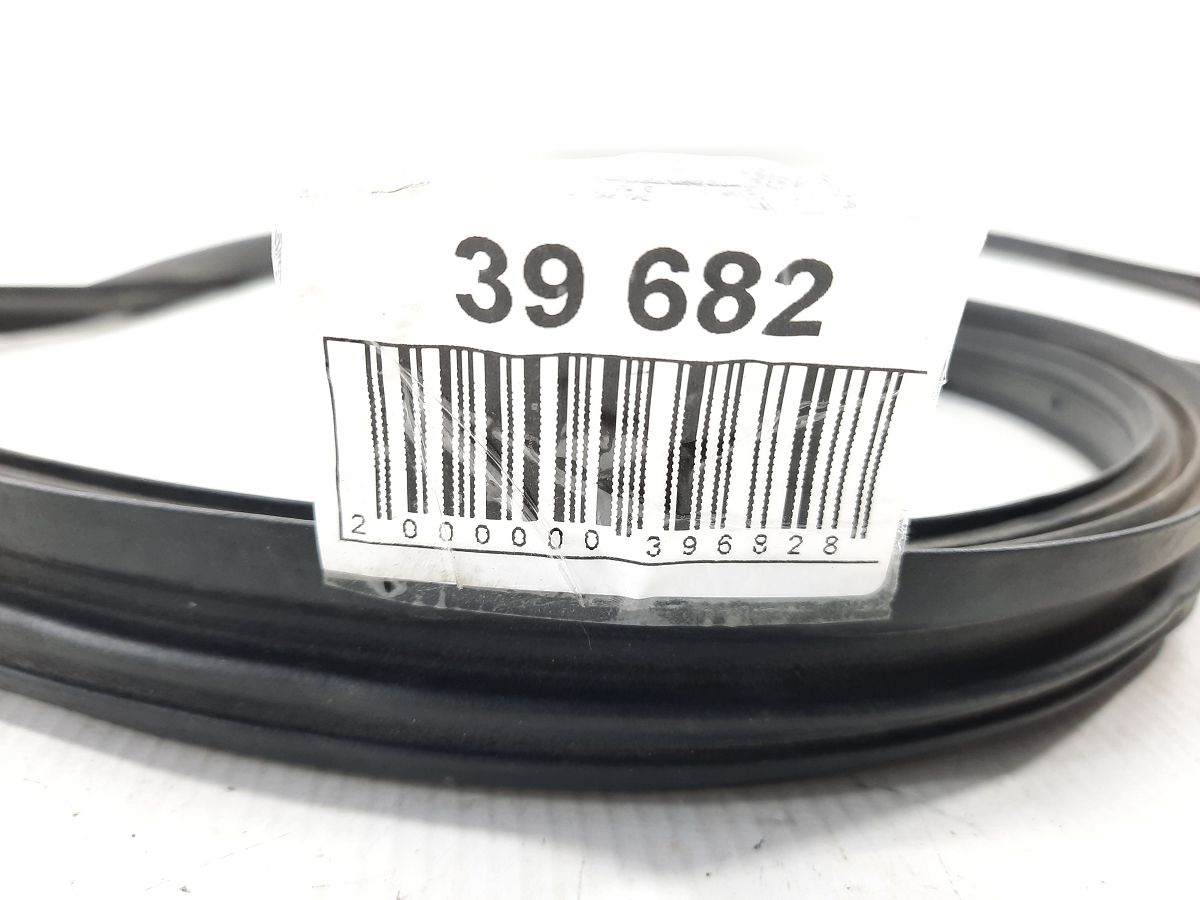 6 Уплотнительная резинка двери передней правой Mazda 6 2014-2017 GHP958760C Mazda 6 6