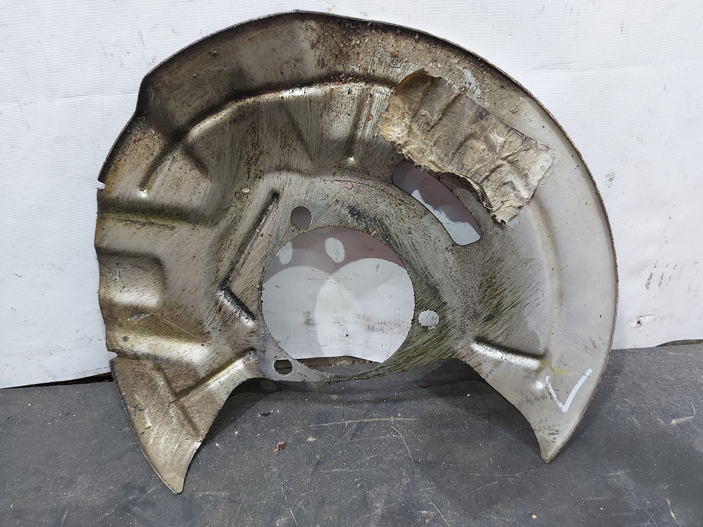 Malibu Пильовик гальмівного диска переднього лівого Chevrolet Malibu 2016-2021 23377439 Chevrolet Malibu 5