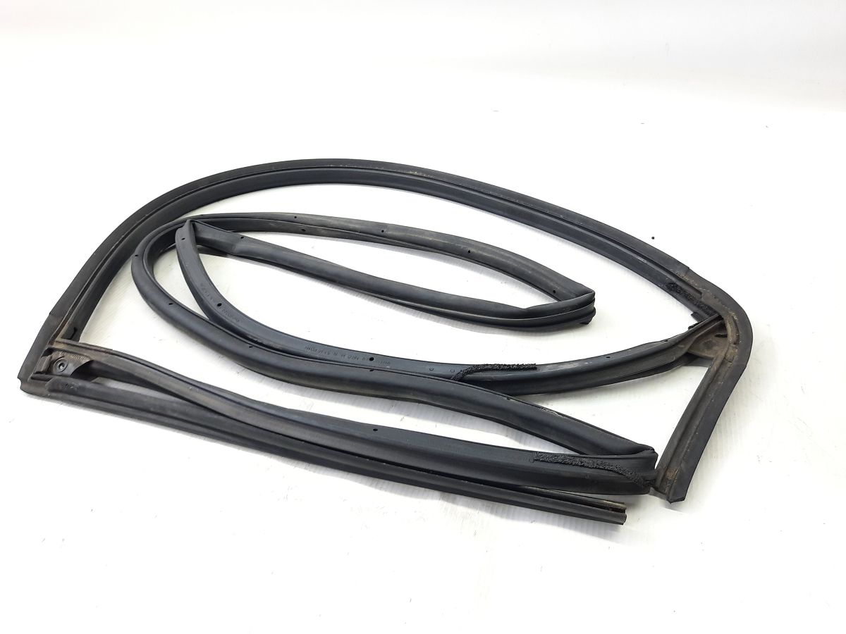 Insight Уплотнительная резинка двери задней левой Honda Insight 2010-2014 72850TM8A02 Honda Insight 11