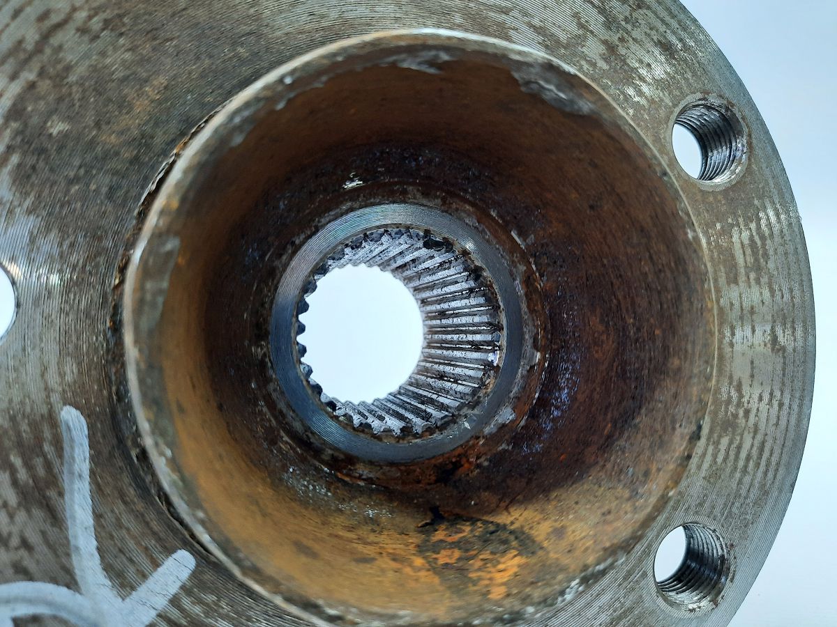 5 series Ступица задняя левая/правая BMW 5 series 2010-2017 33006867806 BMW 5 series 2