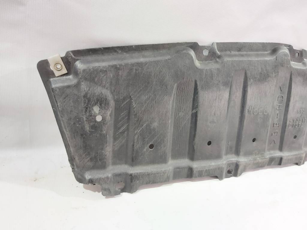 Prius Защита двигателя центральная 5144747010 Toyota Prius 2006-2009 5144747010 Toyota Prius 2