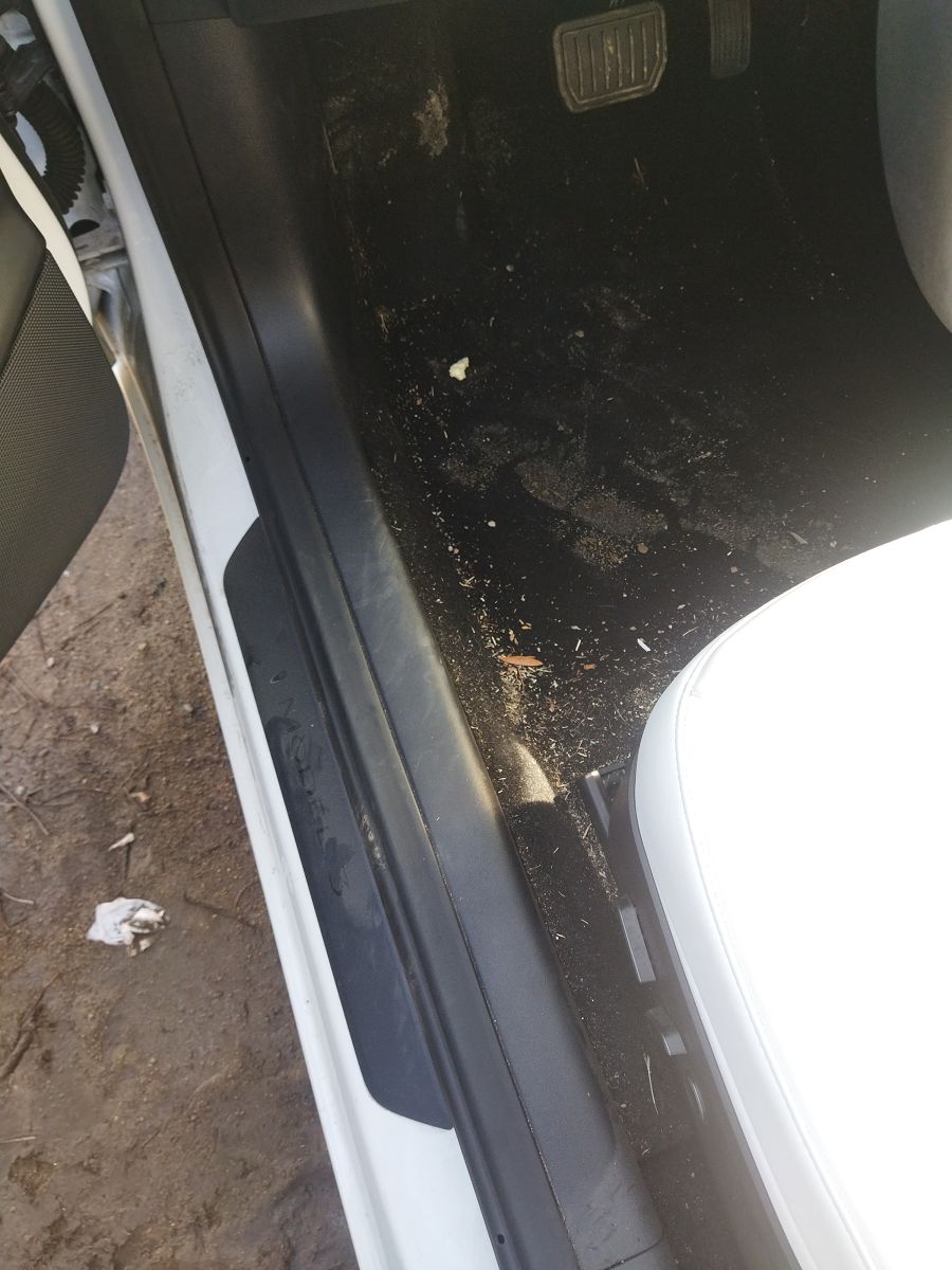 Model 3. Накладка порога переднего левая внутренняя Tesla Model 3 2020-2024 108629000J Tesla Model 3