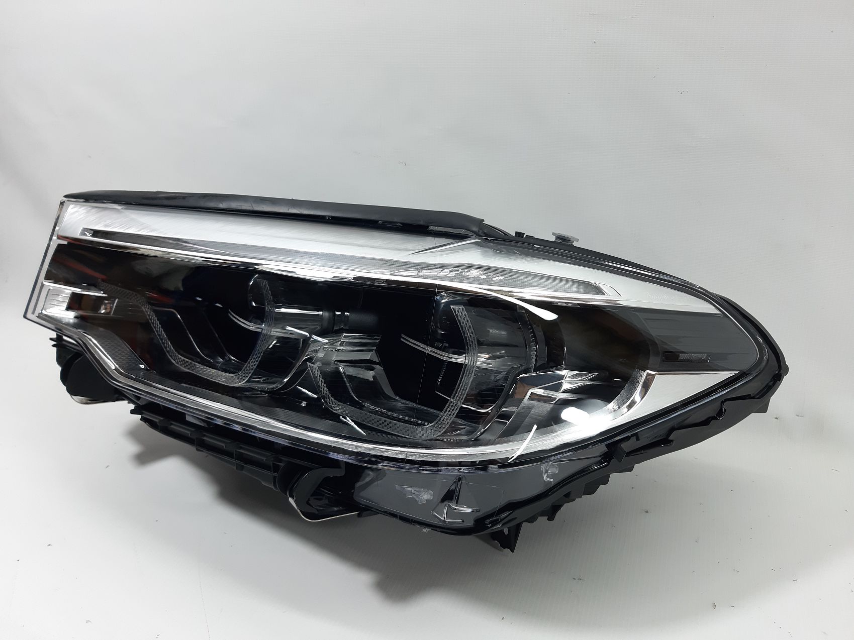 Фары головного света Фара передняя левая adaptive LED BMW 5 2017-2020 63117214961 BMW 5 3