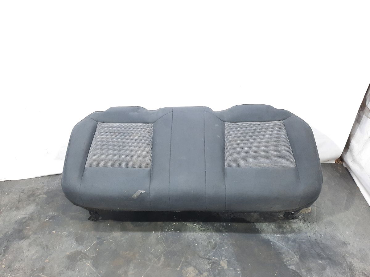 Compass. Нижняя часть заднего ряда сидений Jeep Compass 2009-2017 1RF87XDVAC Jeep Compass