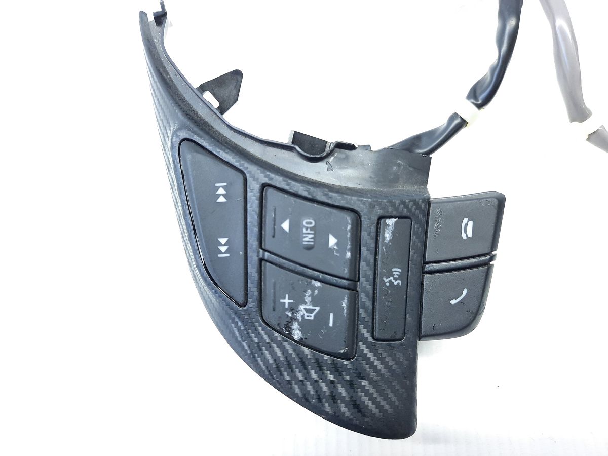 3 Кнопки кермового колеса Mazda 3 2014-2016 BHV6664M0 Mazda 3 3