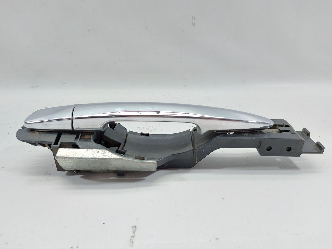 Sentra Ручка дверей задньої лівої зовнішня (хром) Nissan Sentra 2013-2019 826409N00A Nissan Sentra 2