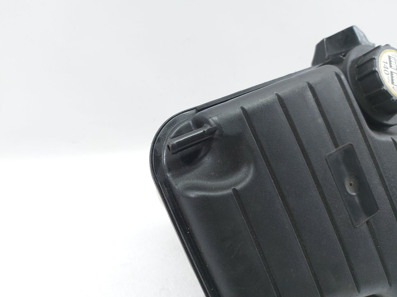 Товары с дефектами Расширительный бачок системы охлаждения (не работает поплавок в бачке) Jaguar XF 2010-2015 C2Z29118 Jaguar XF 3