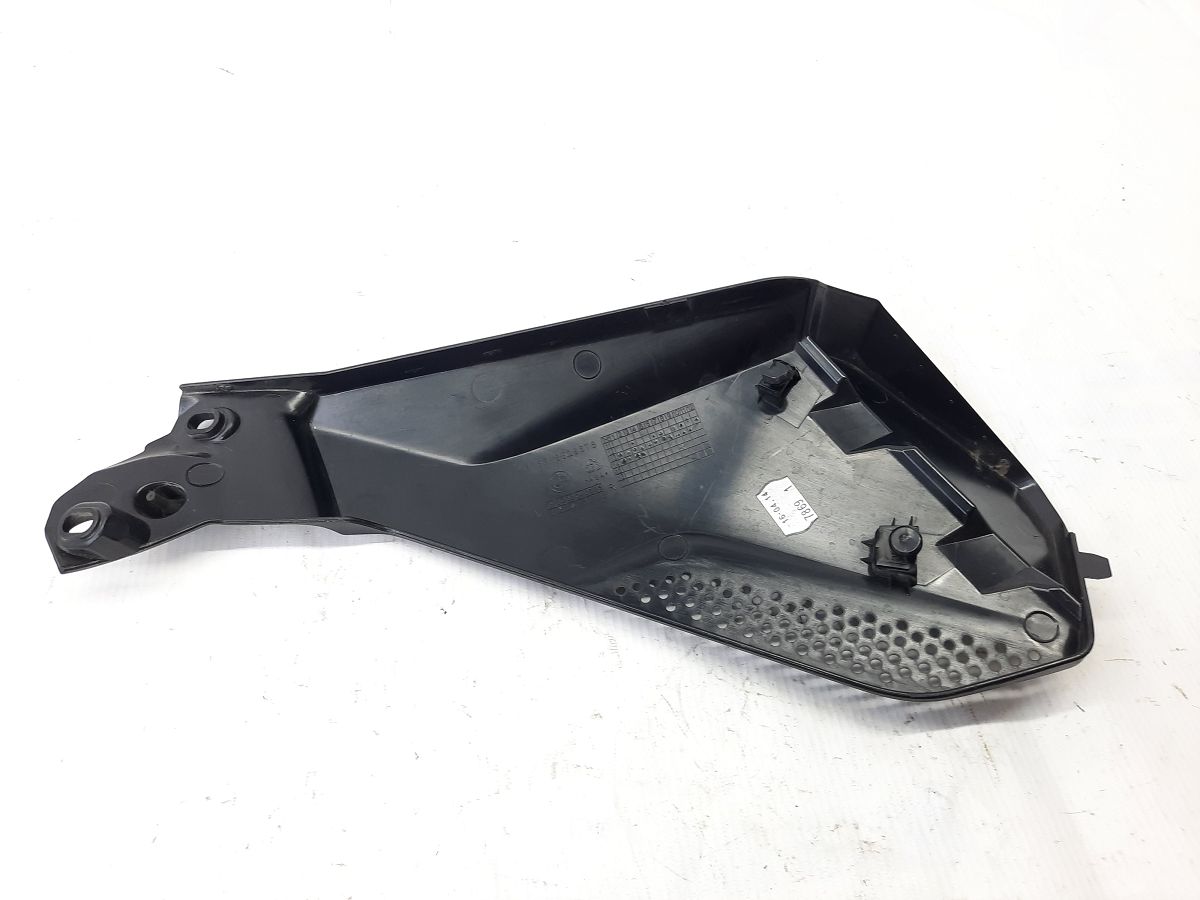 R 1200 Накладка бензобака ззаду права BMW R 1200 2014 46638528676 BMW R 1200 3