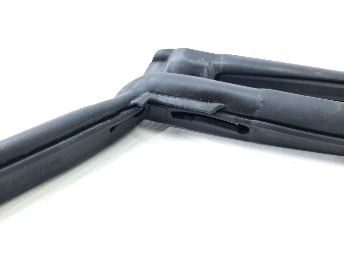 Insight Уплотнительная резинка двери задней левой Honda Insight 2010-2014 72850TM8A02 Honda Insight 14