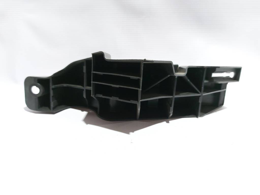 3 Накладка для отдыха ноги Mazda 3 2014-2015 BJS741631 Mazda 3 15