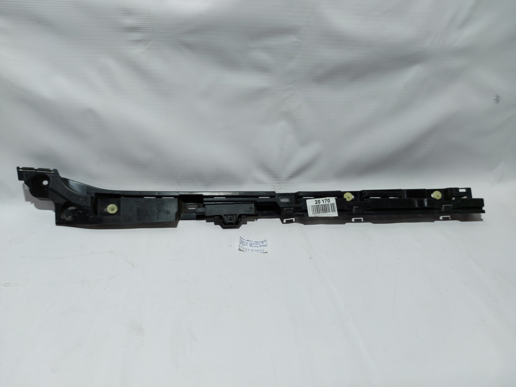 5 series. Крепление накладки порога правого задняя часть BMW 5 series 2011-2016 51777204022 BMW 5 series