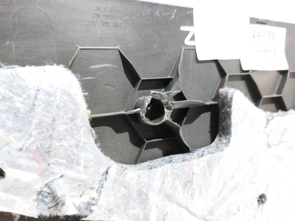 Passat s Обшивка консоли центральной правая Volkswagen Passat S 2012-2019 561863046A82V Volkswagen Passat S 8