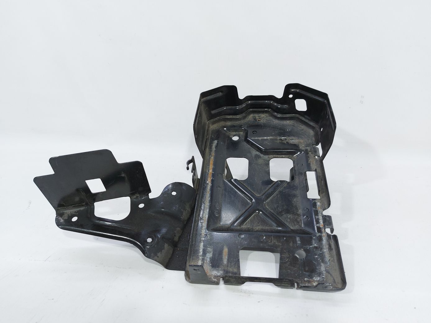 Malibu Подіум АКБ Chevrolet Malibu 2016-2021 84317915 Chevrolet Malibu 3