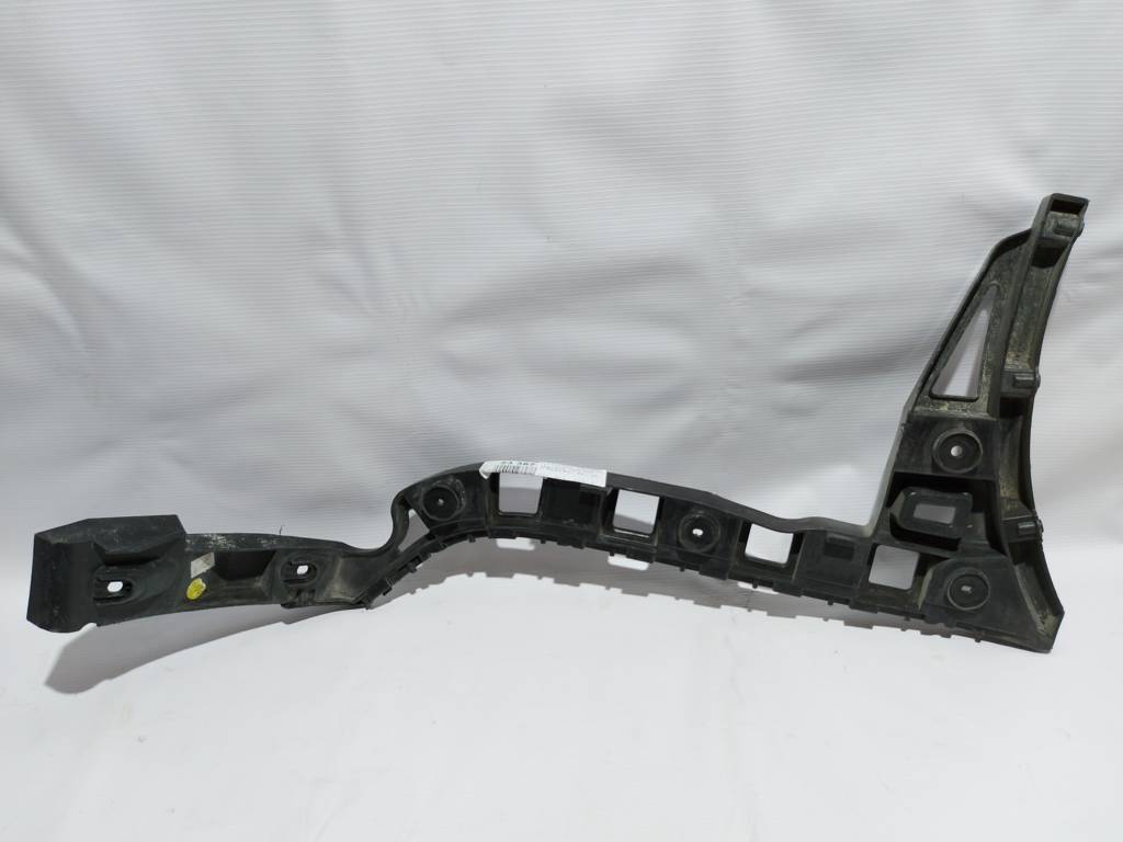 Passat Кріплення заднього бампера праве надламане кріплення, немає частини Volkswagen Passat 2012-2015 561807394F Volkswagen Passat 3 Passat Кріплення заднього бампера праве надламане кріплення, немає частини Volkswagen Passat 2012-2015 561807394F Volkswagen Passat 3