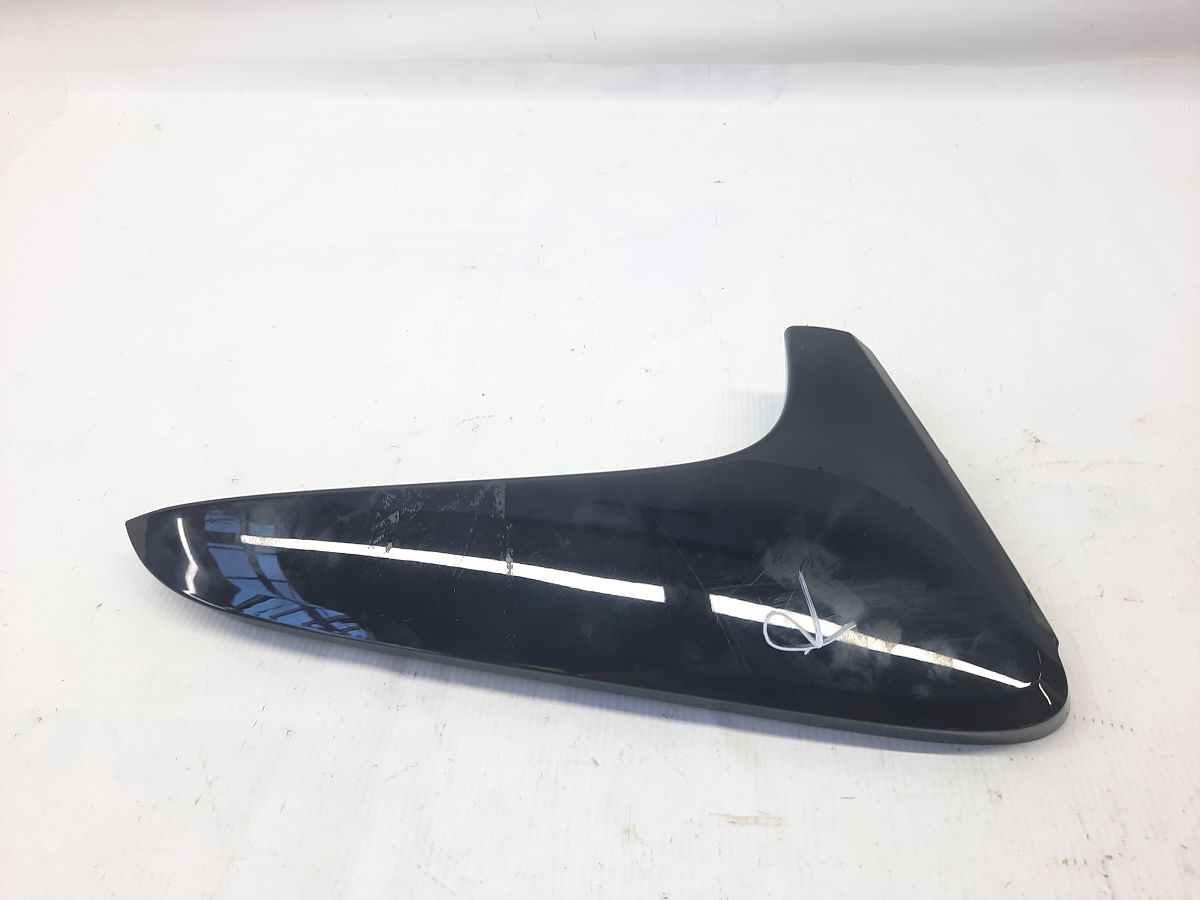 Trax Молдинг крышки багажника наружный правый Chevrolet Trax 2015-2021 95316368 Chevrolet Trax 2