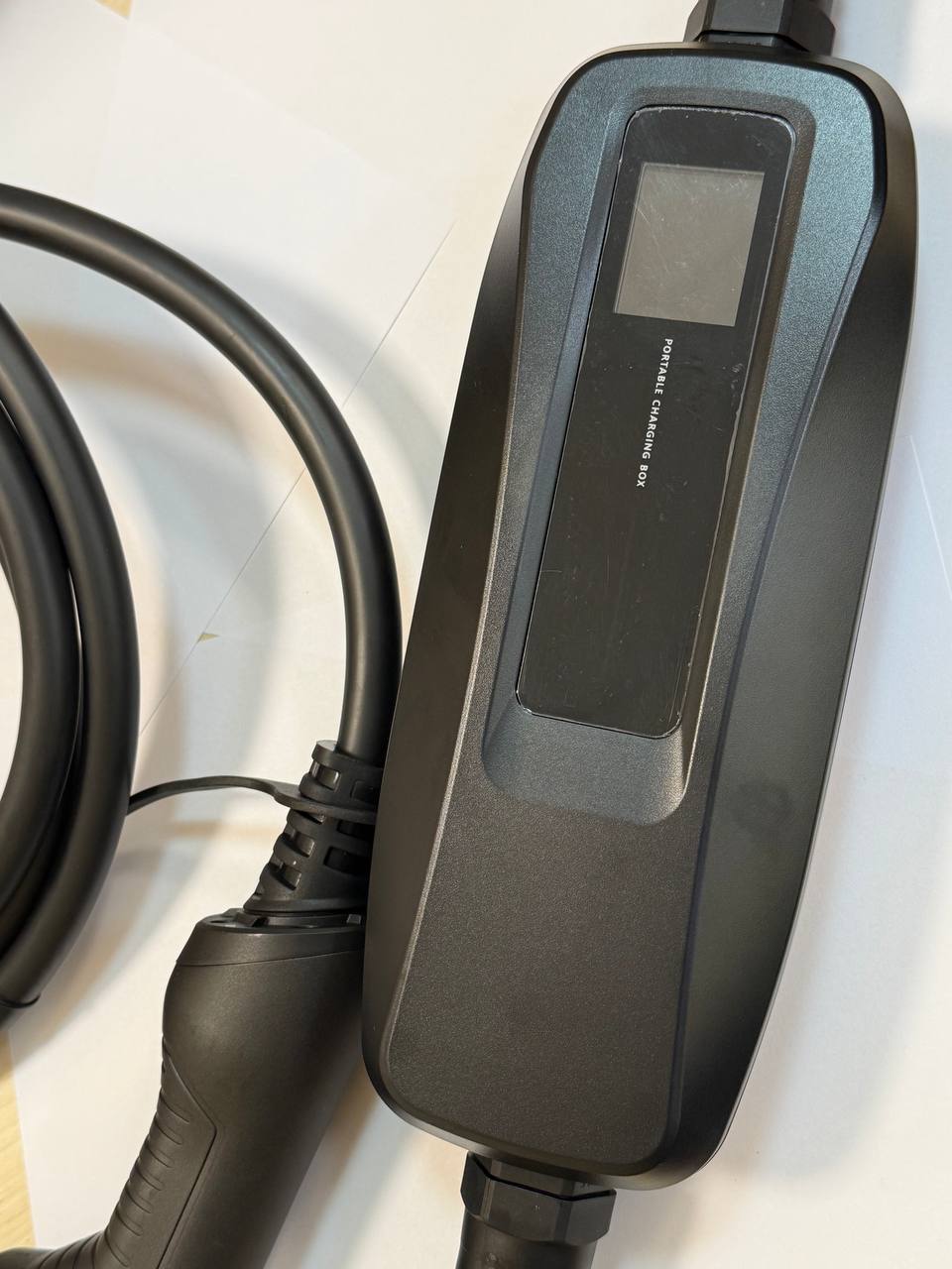 Зарядні пристрої Універсальна переносна зарядка на 7 кВт Tesla Model 3 2016-2020 Besen 56566122 Tesla Model 3 2