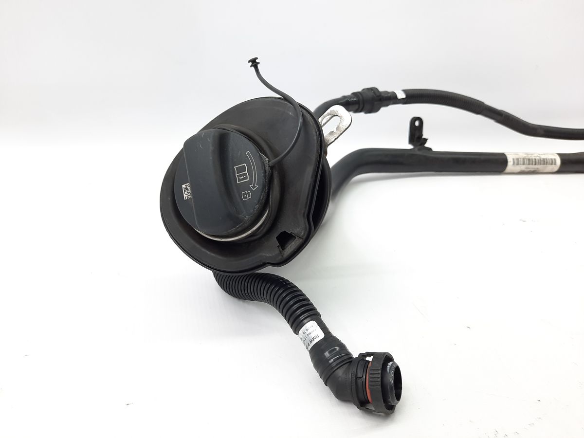 5 series Заливная горловина BMW 5 series 2011-2016 16117205704 BMW 5 series 2