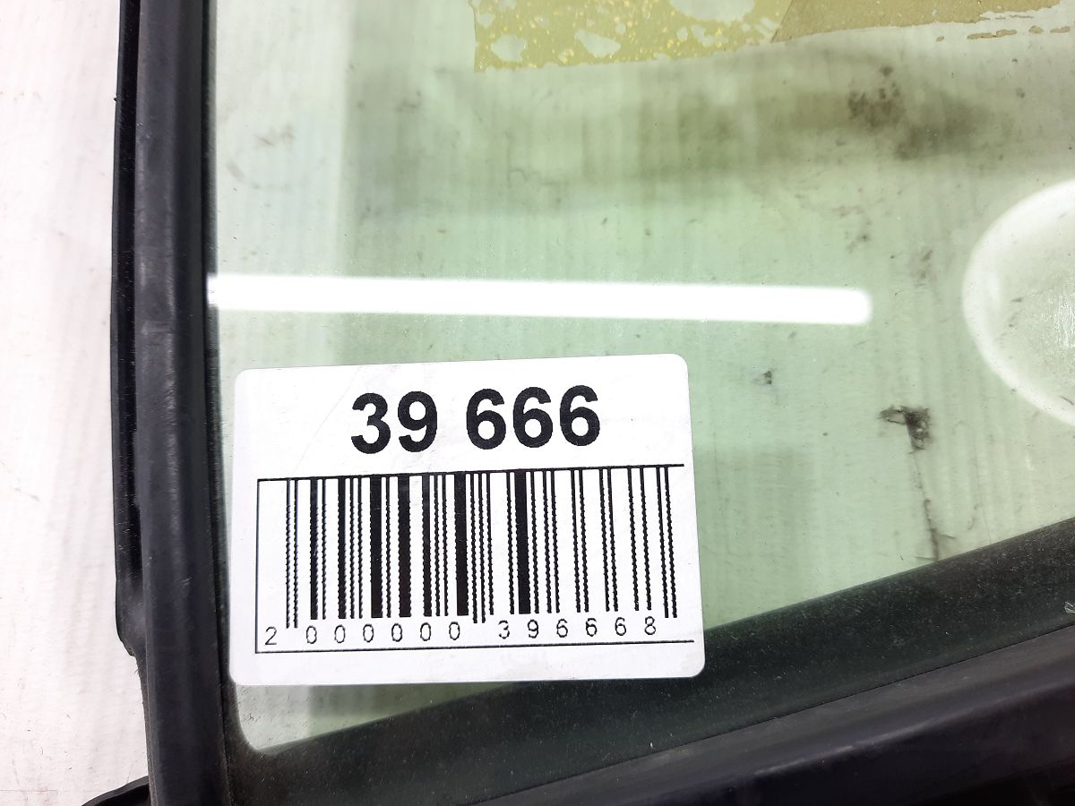 Prius Форточка (скло) двері задньої правої Toyota Prius 2012-2019 6812352190 Toyota Prius 6