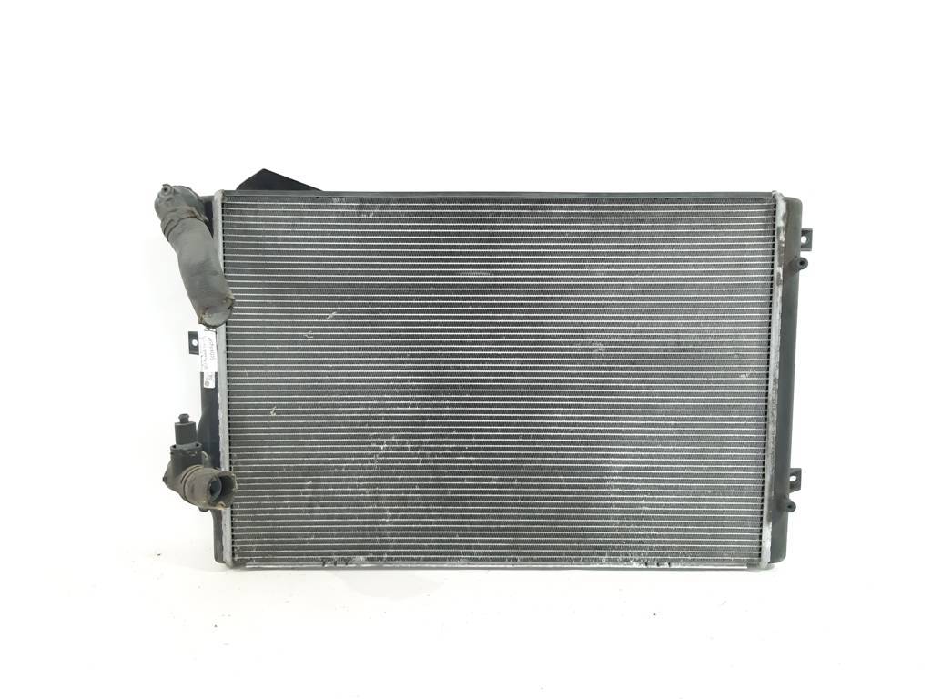 Passat Радіатор охолодження Volkswagen Passat 2012-2014 5K0121253B Volkswagen Passat 3