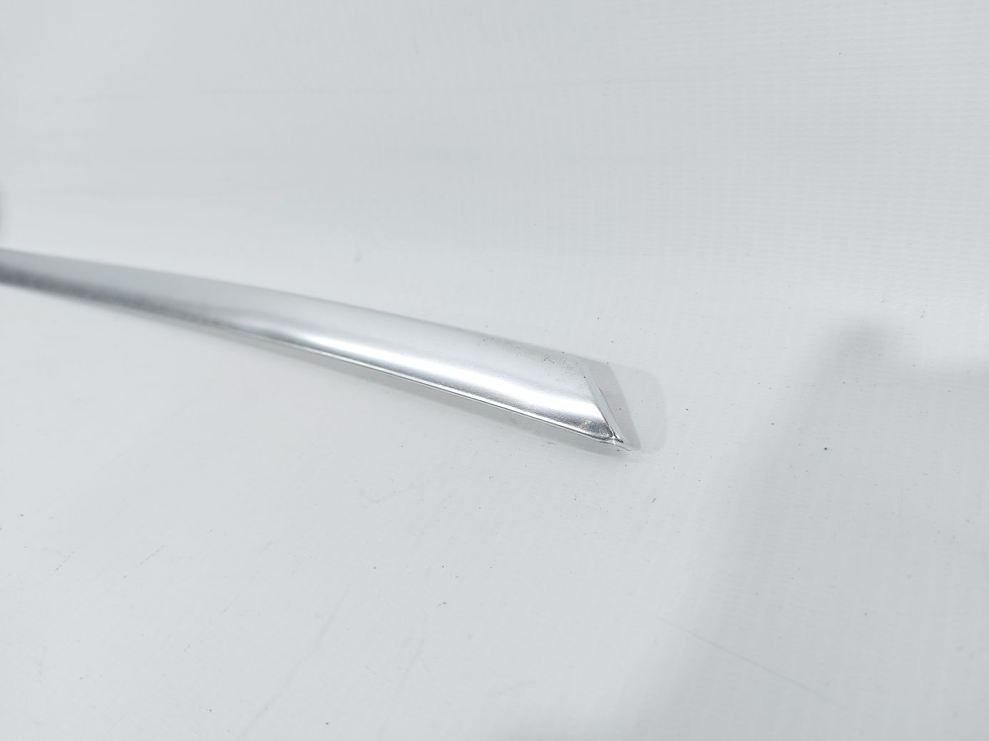 Impala Молдинг двери задней левой наружний верхний Chevrolet Impala 2014-2020 22909602 Chevrolet Impala 2