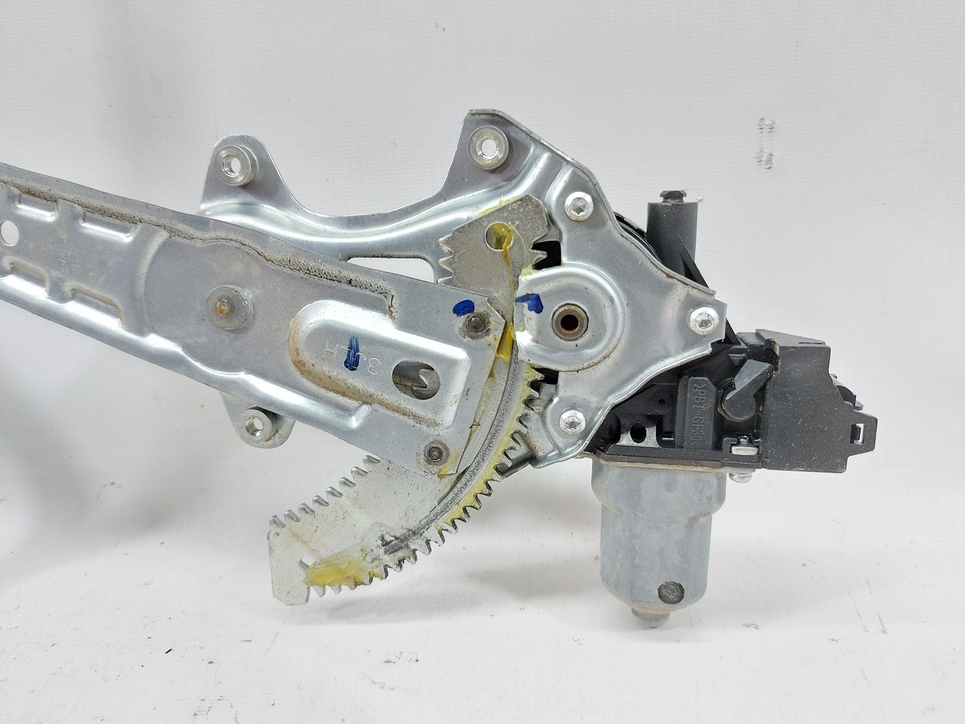 Sentra Склопідйомник двері задньої лівої Nissan Sentra 2014-2019 827214KH0B Nissan Sentra 2