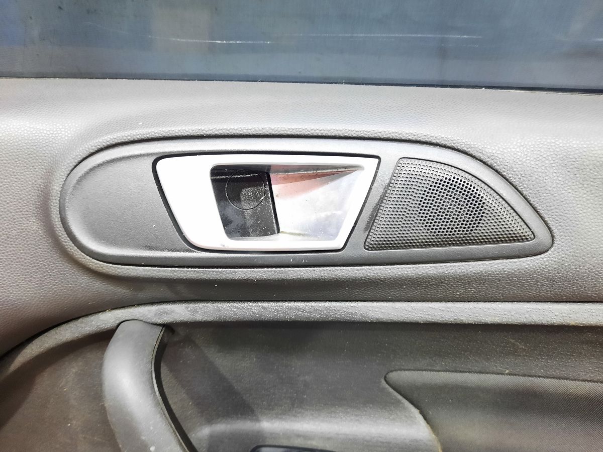 Fiesta sedan Дверь передняя правая Ford Fiesta sedan 2011-2019 D2BZ5420124B Ford Fiesta sedan 10