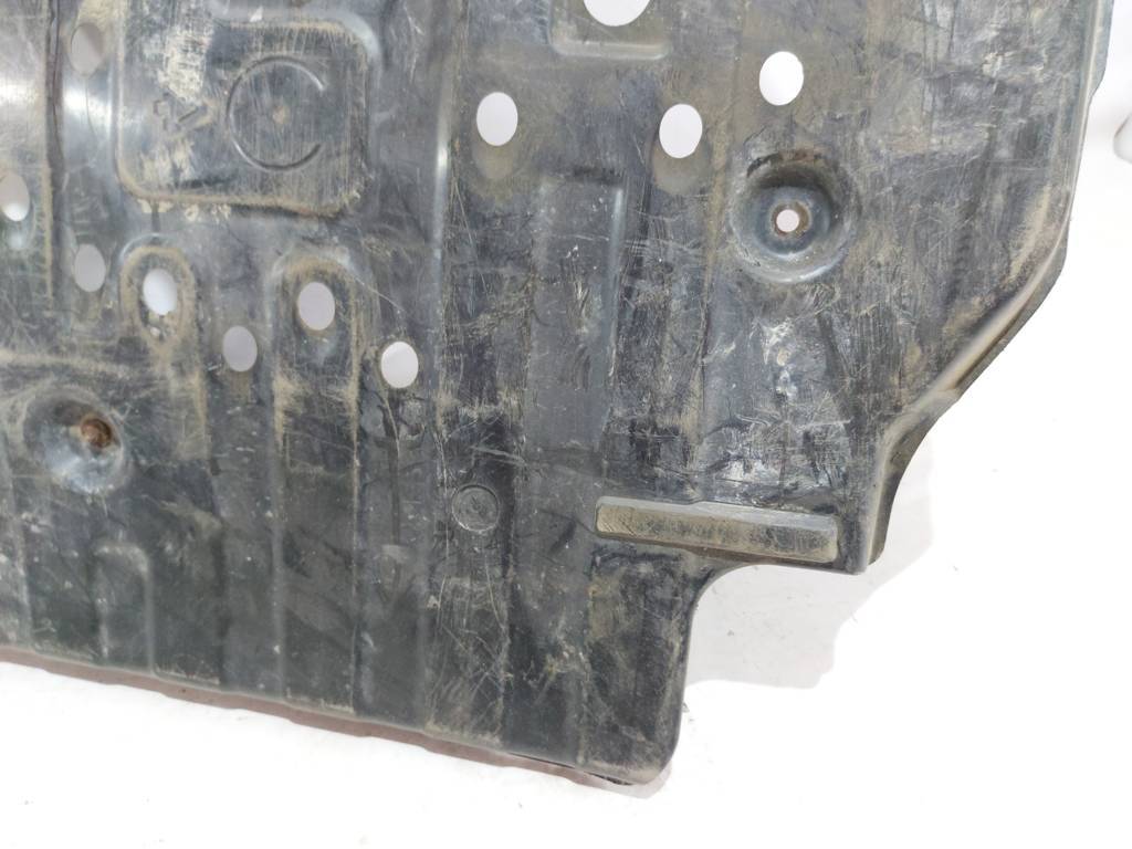 Scion iq Захист паливного бака Toyota Scion IQ 2012-2015 7760674011 Toyota Scion IQ 3