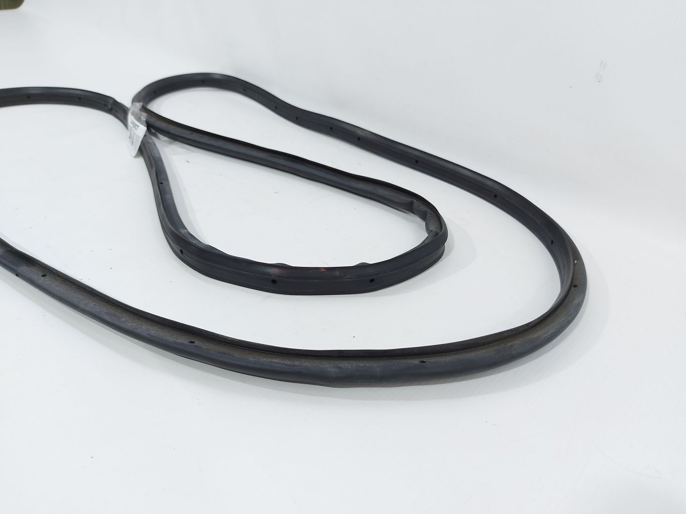 Cruze Ущільнювальна гумка дверей задньої лівої Chevrolet Cruze 2011-2016 95021340 Chevrolet Cruze 2