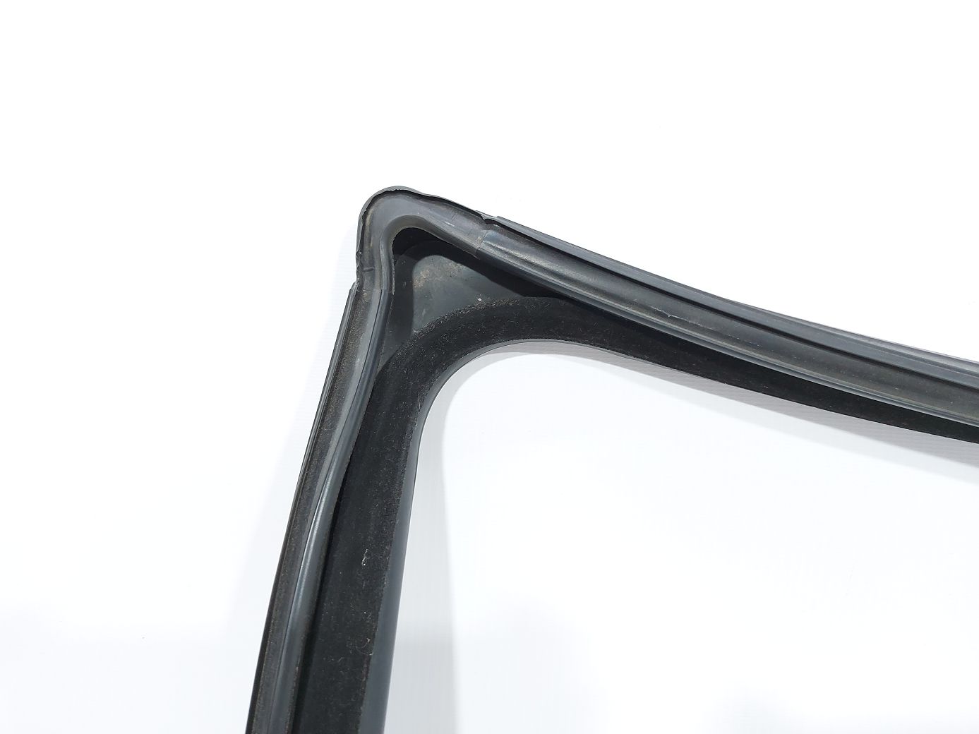 Compass Направляющая резинка стекла двери передней правой Jeep Compass 2007-2017 5074656AF Jeep Compass 8