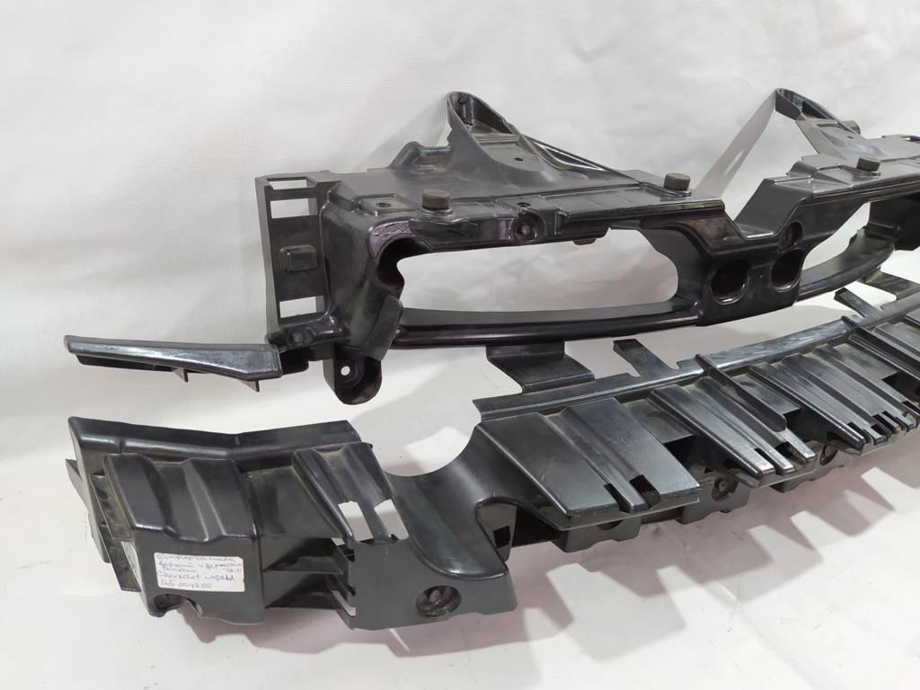 Impala Абсорбер бампера верхний и держатель решётки Chevrolet Impala 2006-2016 15886100 Chevrolet Impala 3