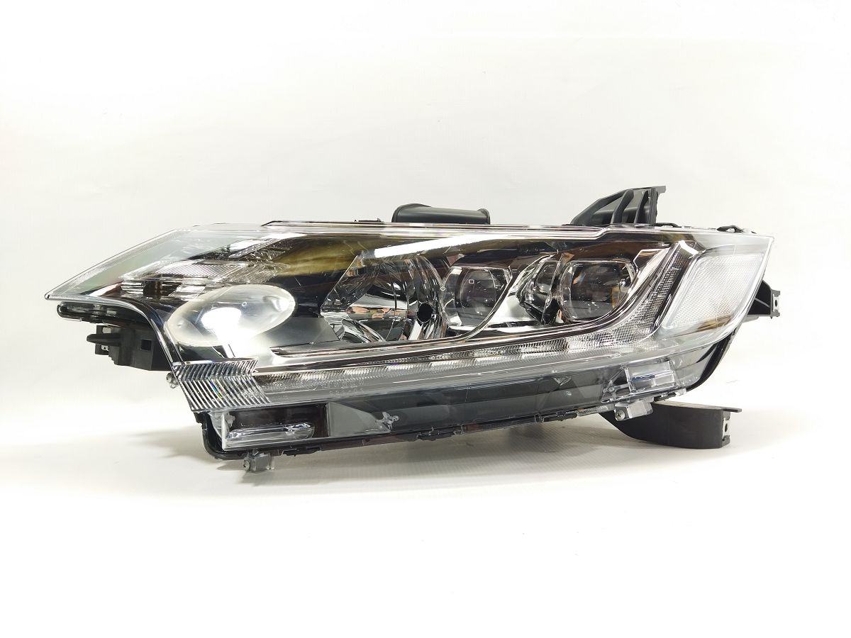 Фари головного світла Фара передня ліва (LED) Mitsubishi Outlander 2016-2018 8301C863 Mitsubishi Outlander 4