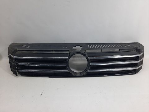 Товары с дефектами Решётка радиатора верхняя (дефект) Volkswagen Passat S 2012-2015 561853651B0QE Volkswagen Passat S 3 Товары с дефектами Решётка радиатора верхняя (дефект) Volkswagen Passat S 2012-2015 561853651B0QE Volkswagen Passat S 3