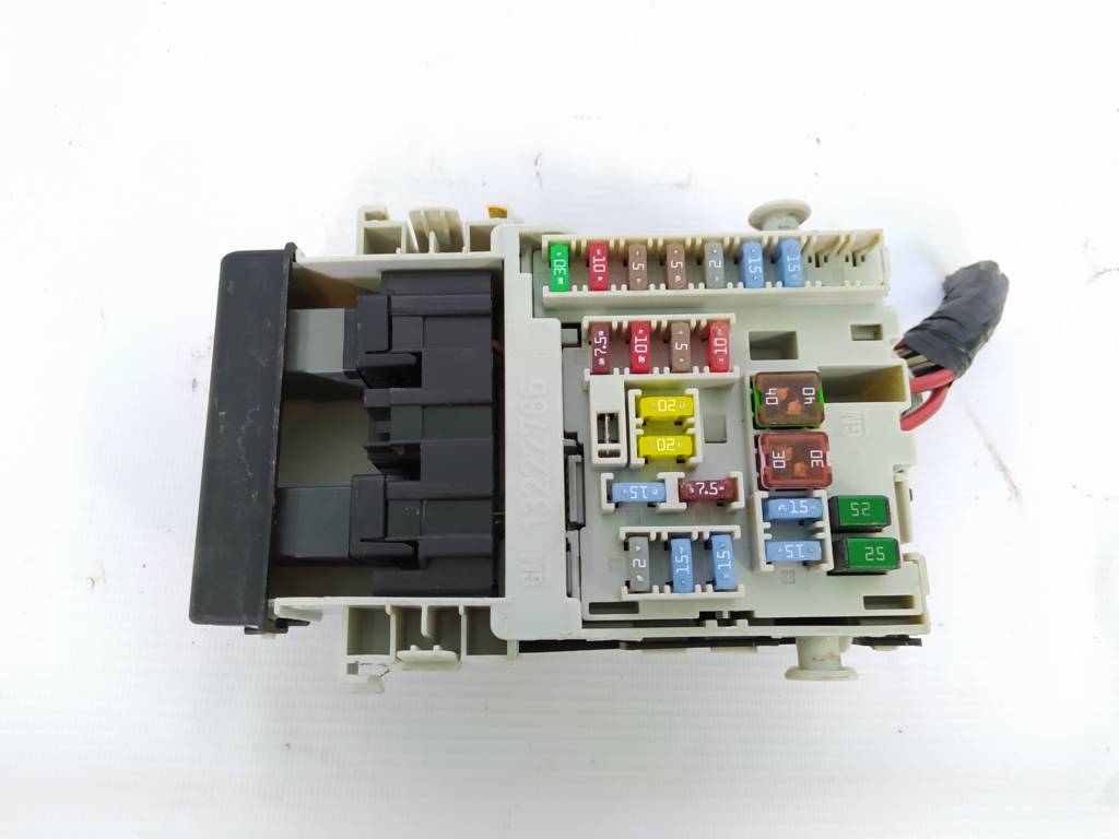 Malibu. Блок запобіжників салону Chevrolet Malibu 2013-2016 13222786 Chevrolet Malibu