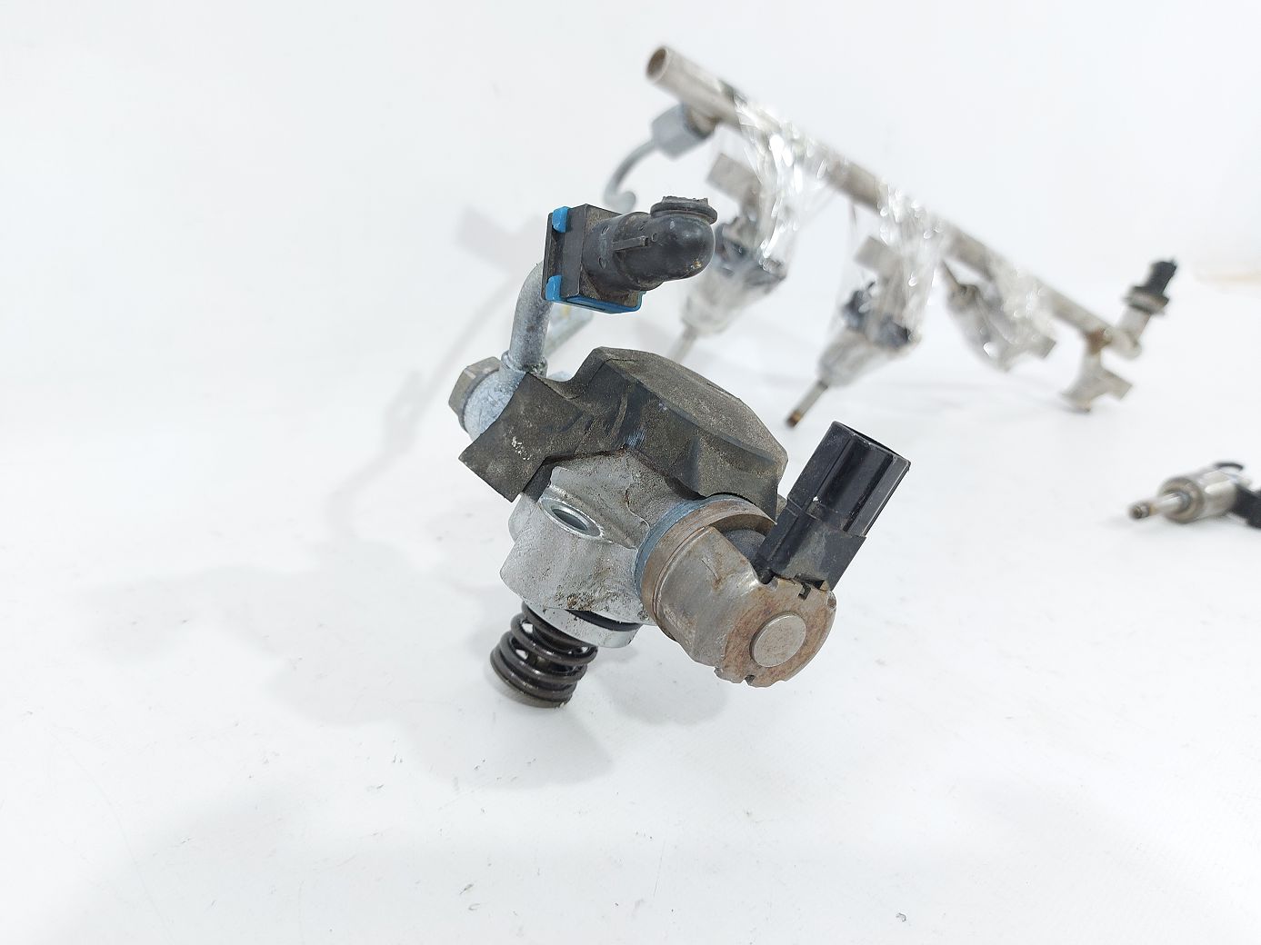 6 Паливна рампа Mazda 6 2014-2017 PY0113150A Mazda 6 5