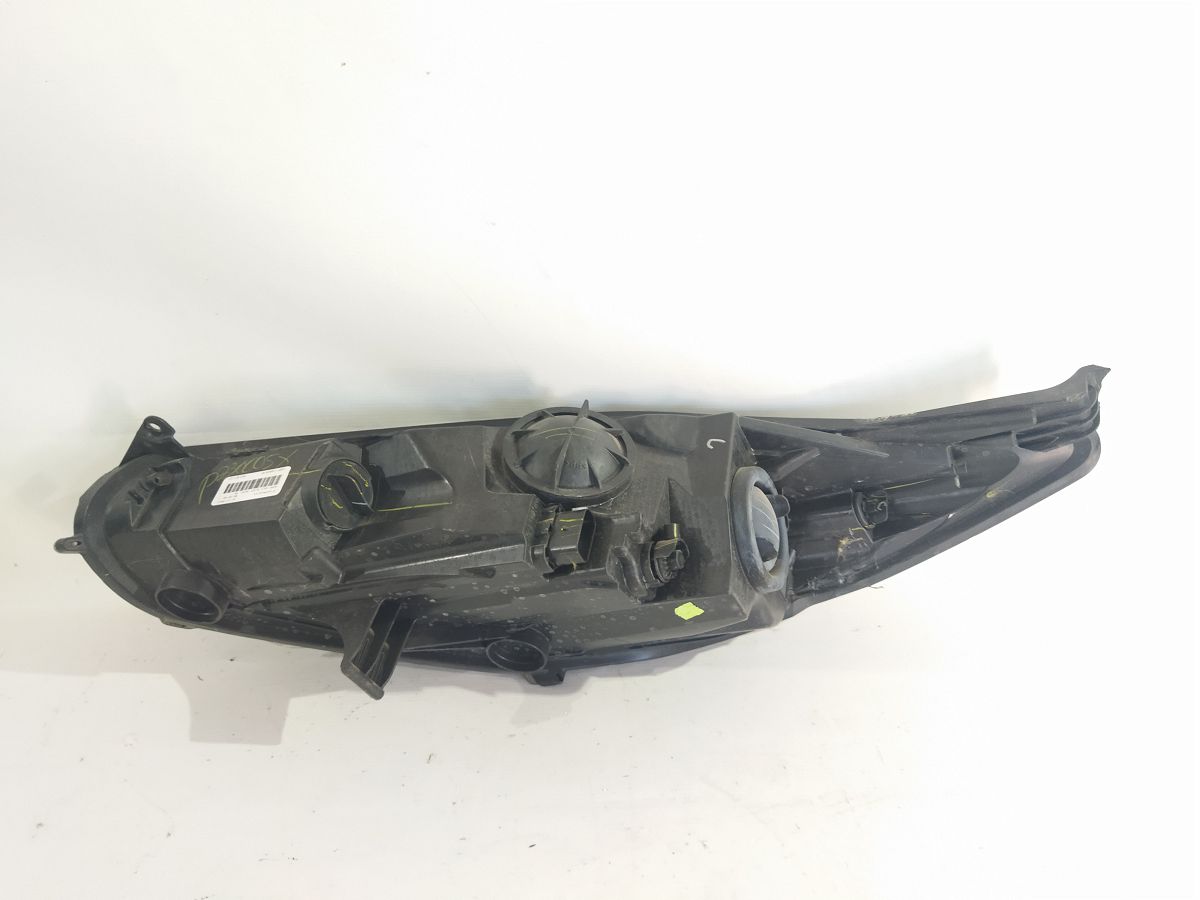 Товари з дефектами Фара передня права (бита) Ford Fiesta 2014-2019 D2BZ13008J Ford Fiesta 5