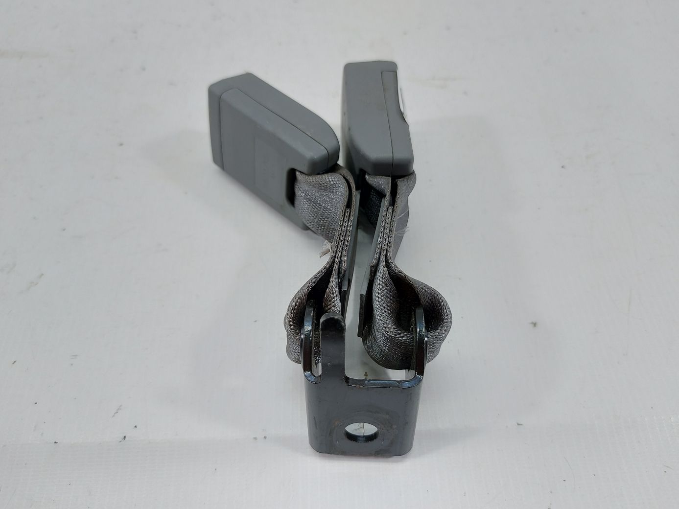 Malibu Замки ременів безпеки задні Chevrolet Malibu 2013-2015 19331761 Chevrolet Malibu 3