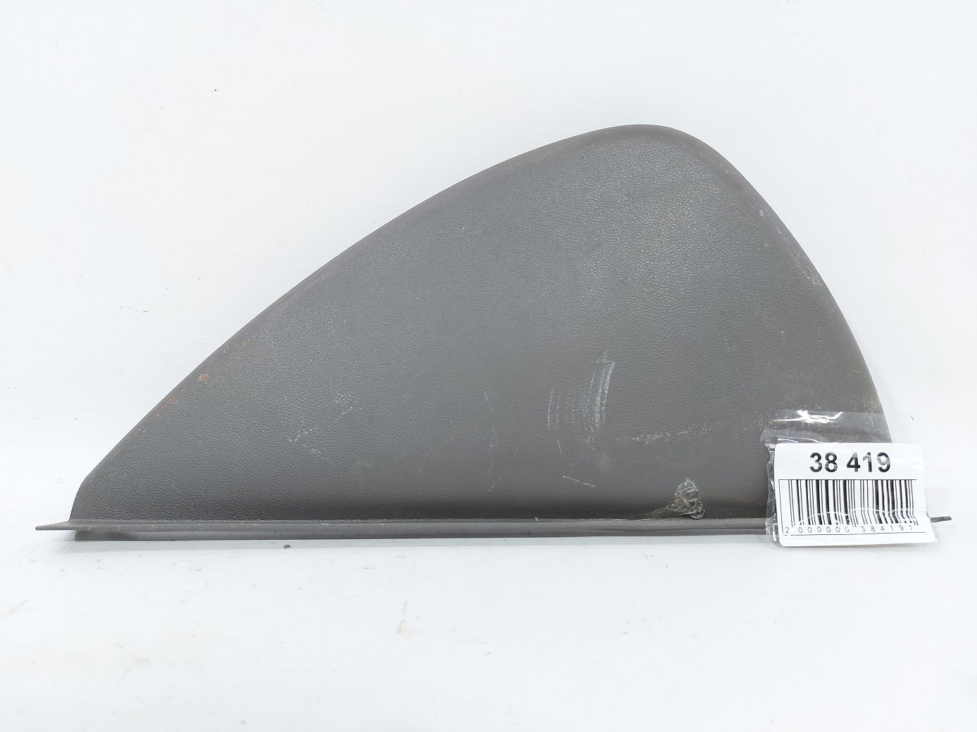 Malibu. Накладка торпеди збоку права Chevrolet Malibu 2016-2021 23188772 Chevrolet Malibu