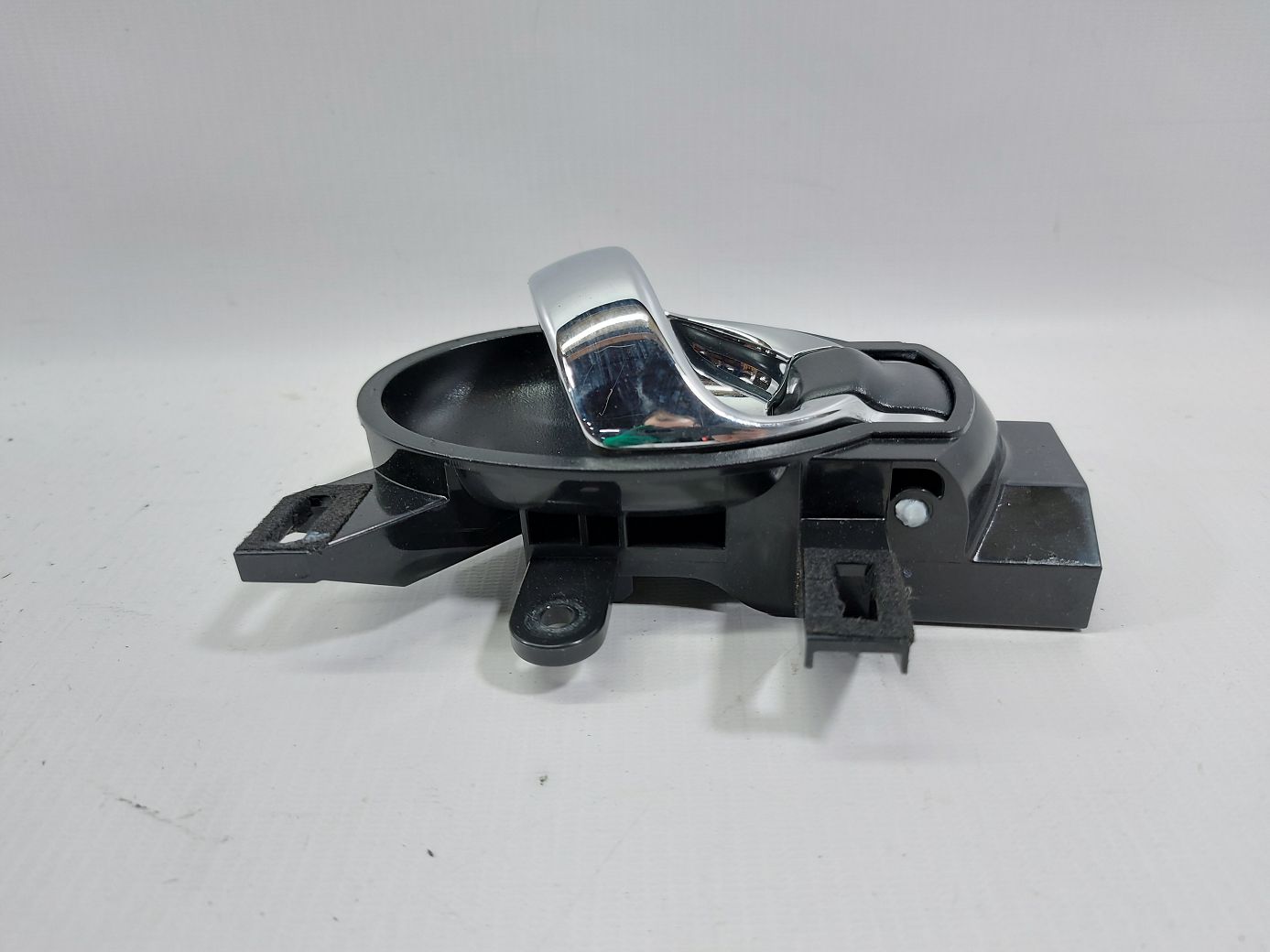 Juke Ручка дверей задньої правої внутрішня (хром) Nissan Juke 2015-2017 806713YM3B Nissan Juke 2 Juke Ручка дверей задньої правої внутрішня (хром) Nissan Juke 2015-2017 806713YM3B Nissan Juke 2