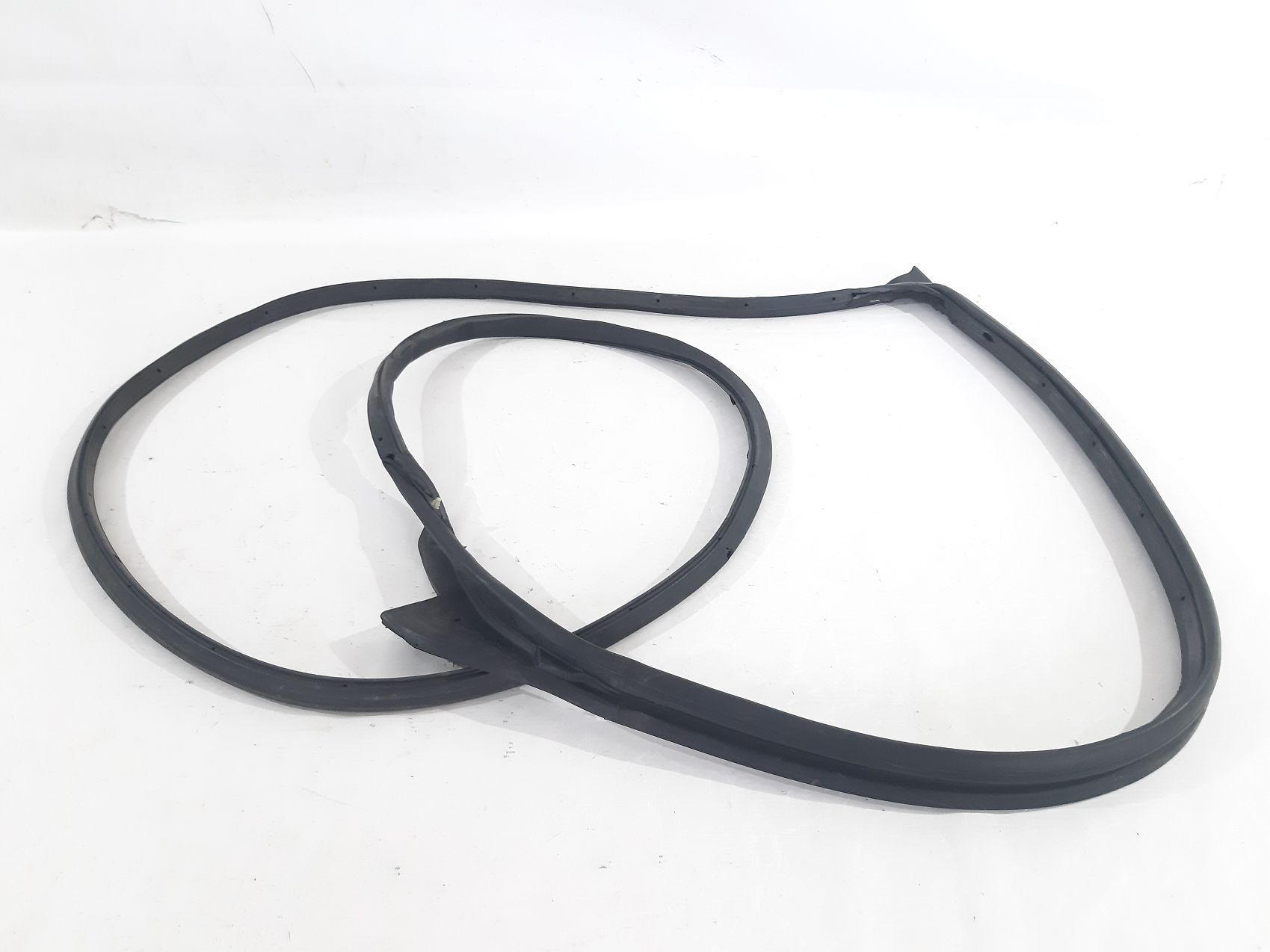 Compass. Ущільнювальна гумка дверей передньої лівої Jeep Compass 2007-2017 5074645AF Jeep Compass