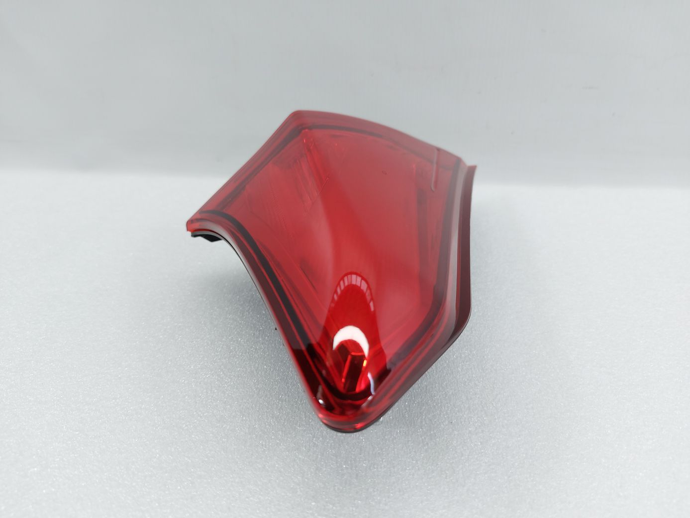 Автолампи Ліхтар кришки багажника лівий Nissan Kicks 2018-2021 265555RA0B Nissan Kicks 3