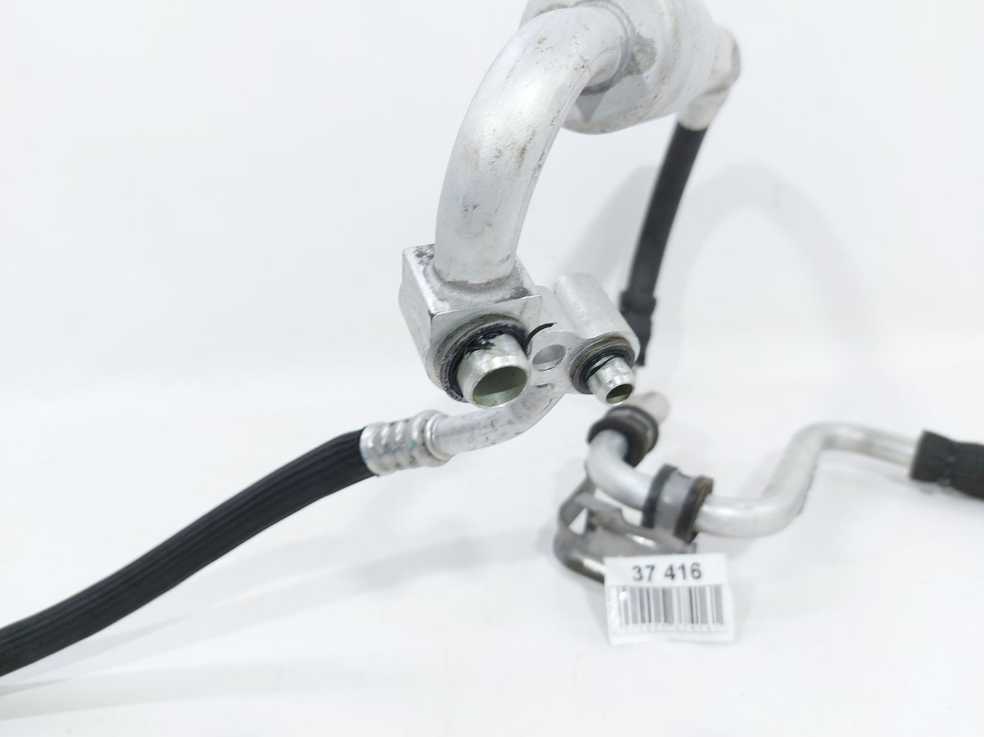 Malibu Трубка кондиціонера піч-конденсер Chevrolet Malibu 2016-2021 84421275 Chevrolet Malibu 3