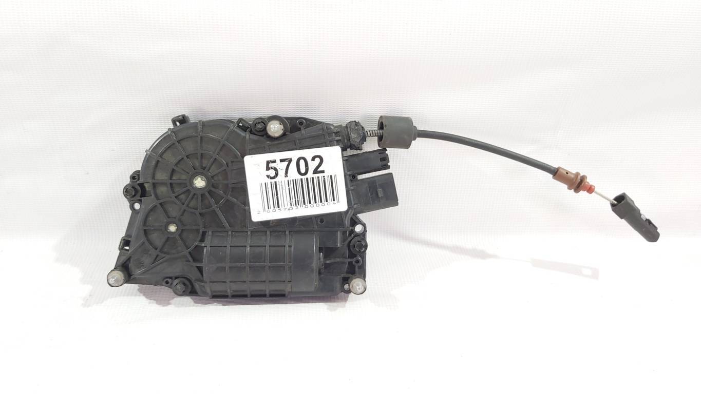 740 Затягування задніх лівих дверей BMW 740 2011-2015 51217187227 BMW 740 2