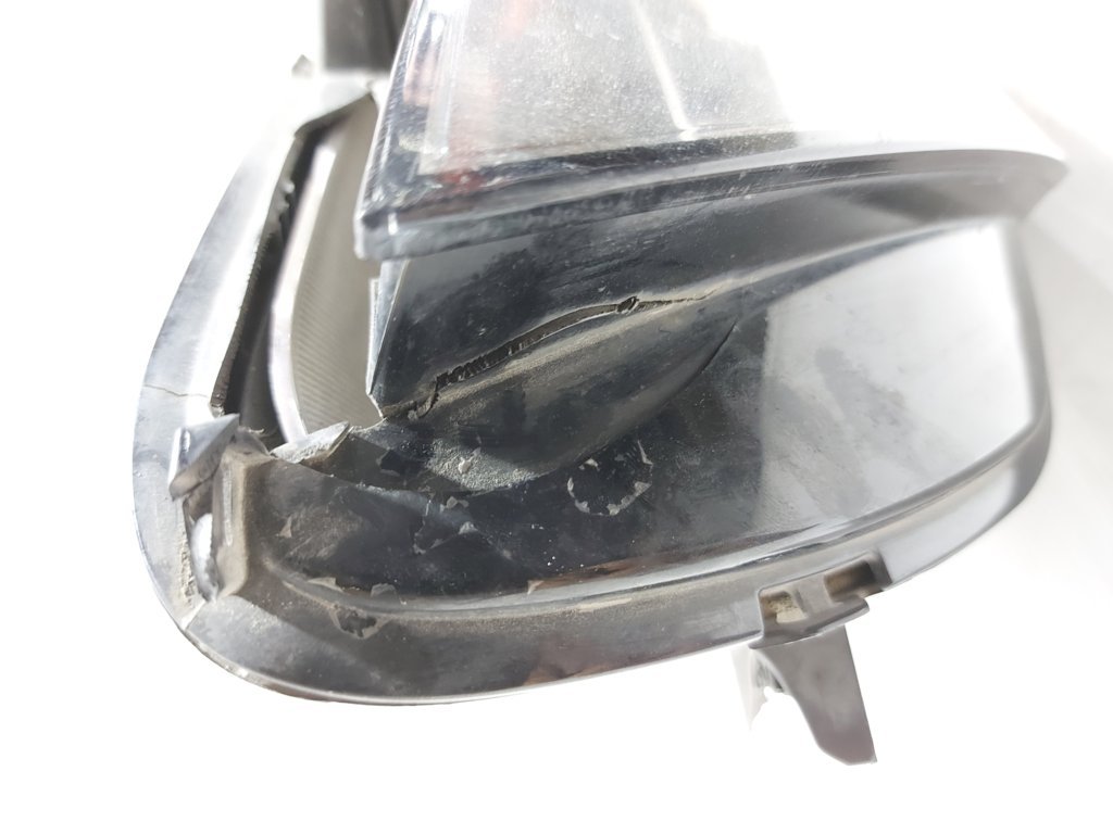 Товари з дефектами Фара передня права (дефект) Volkswagen Passat S 2012-2015 561941006D Volkswagen Passat S 25