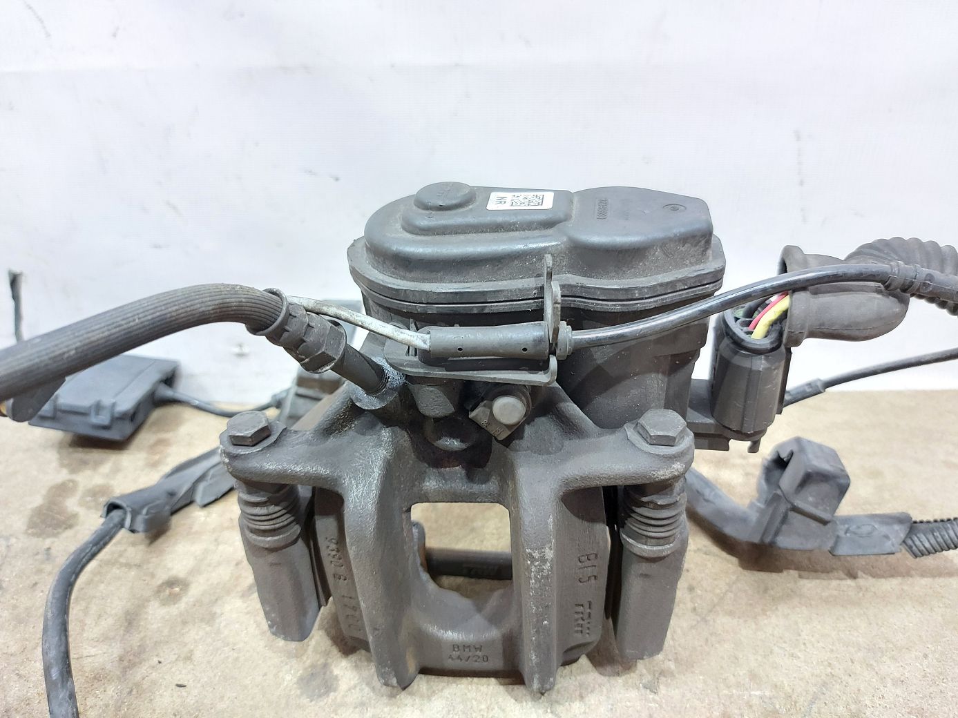 5 series Суппорт тормозной задний правый BMW 5 series 2011-2016 34216793042 BMW 5 series 5